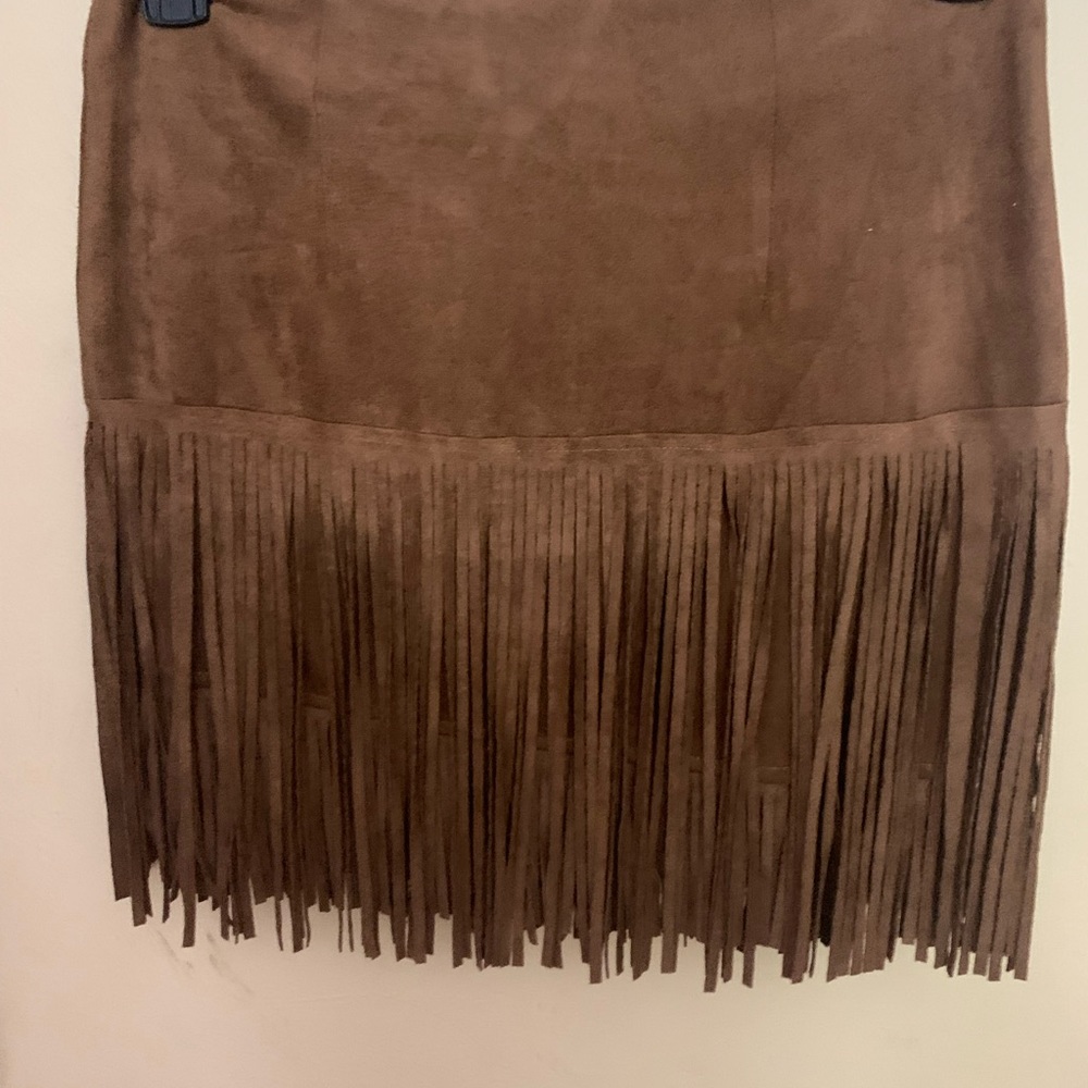 Fringed mini - Picture 2 of 2